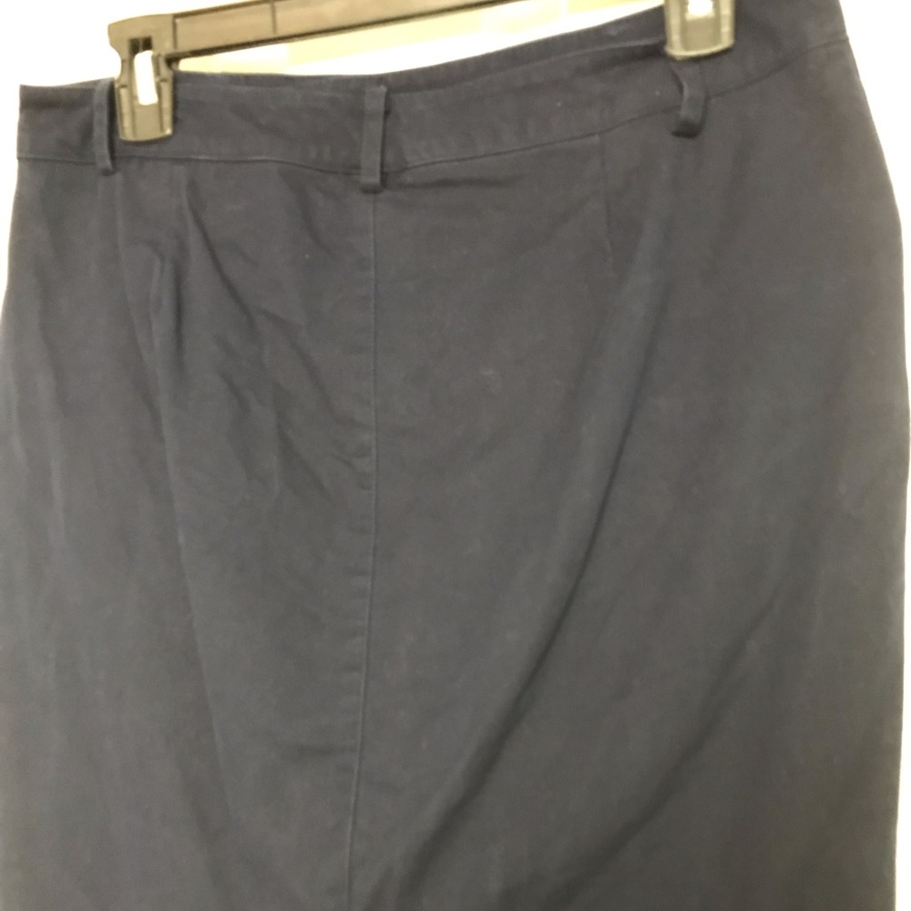 Lauren Ralph Lauren Pencil Skirt. Size 6 - Picture 8 of 8